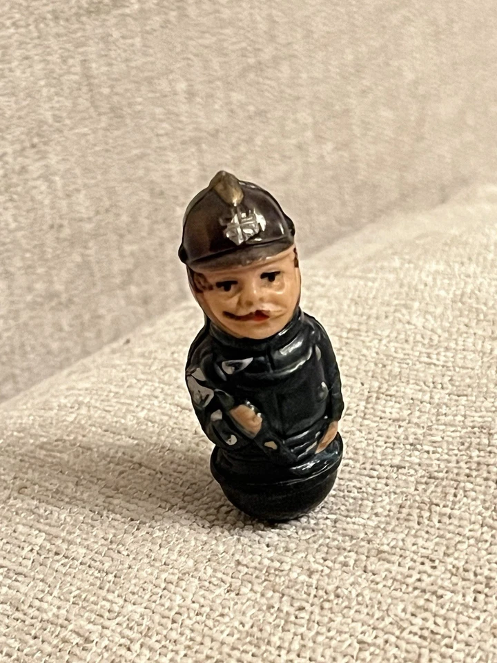 Raro Antiguo Personaje de Celuloide 2.25” Policía Policía Roly Poly Juguete de Principios de 1900 Foto 2 de 4