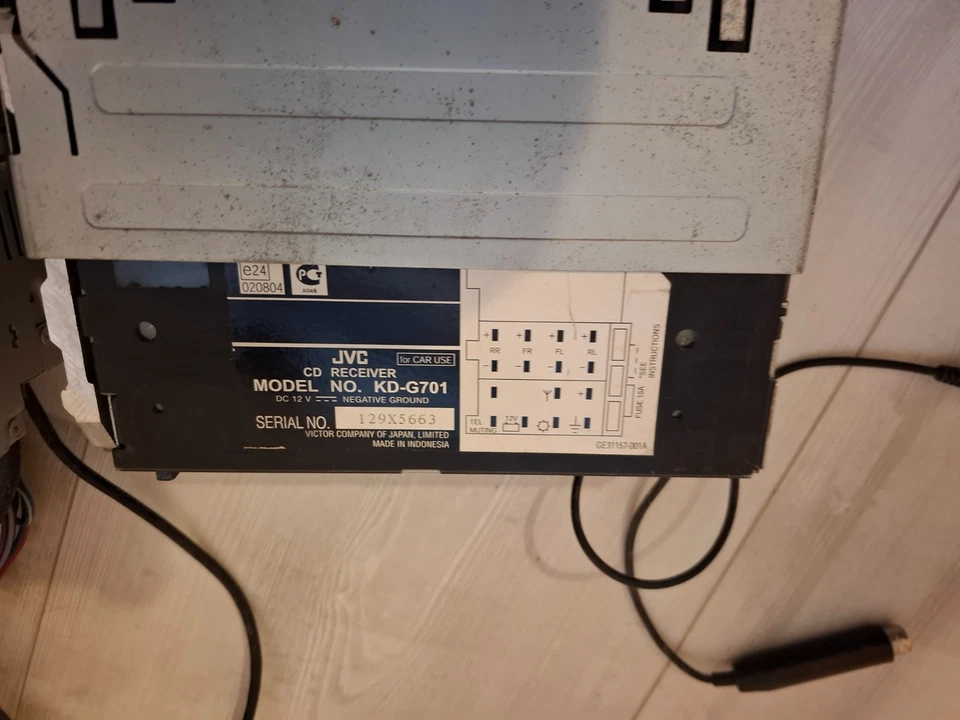 Clarion VZ402E und JVC KD-G701 - Bild 2 von 4