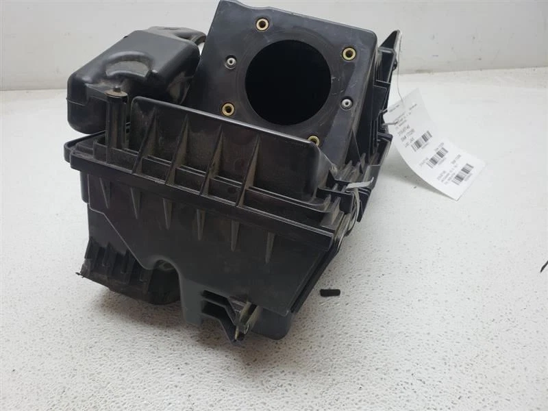 2002 2003 2004 Infiniti I35 Air Cleaner Box  OEM 16500 5Y700  - Image 3 of 4