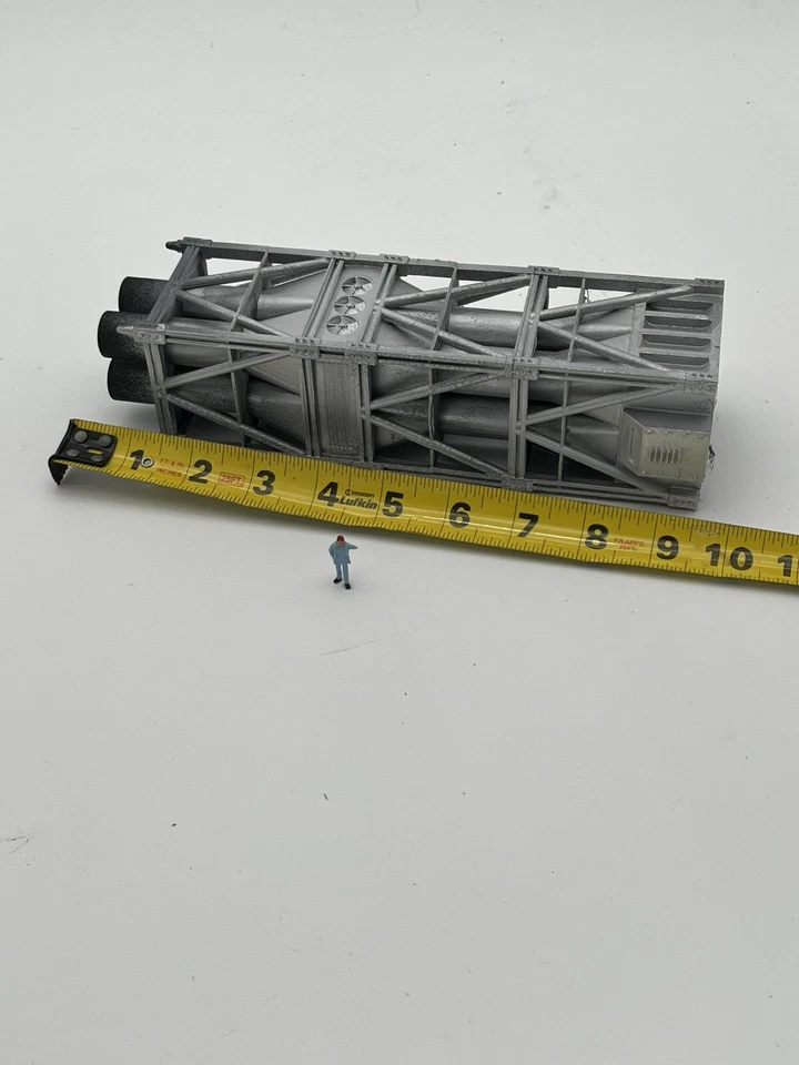 Horno de refinería cuádruple escala Ho. CONSTRUIDO. . DESGASTE. DETALLADO. ¡ÚNICO! HO. Foto 3 de 3