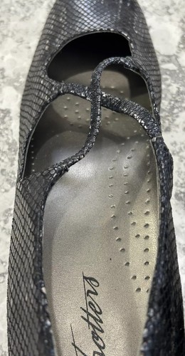 Trotters 10N Navy Snake Print Dressy Heels Leather Pump W/ Cross Straps - Picture 9 of 15