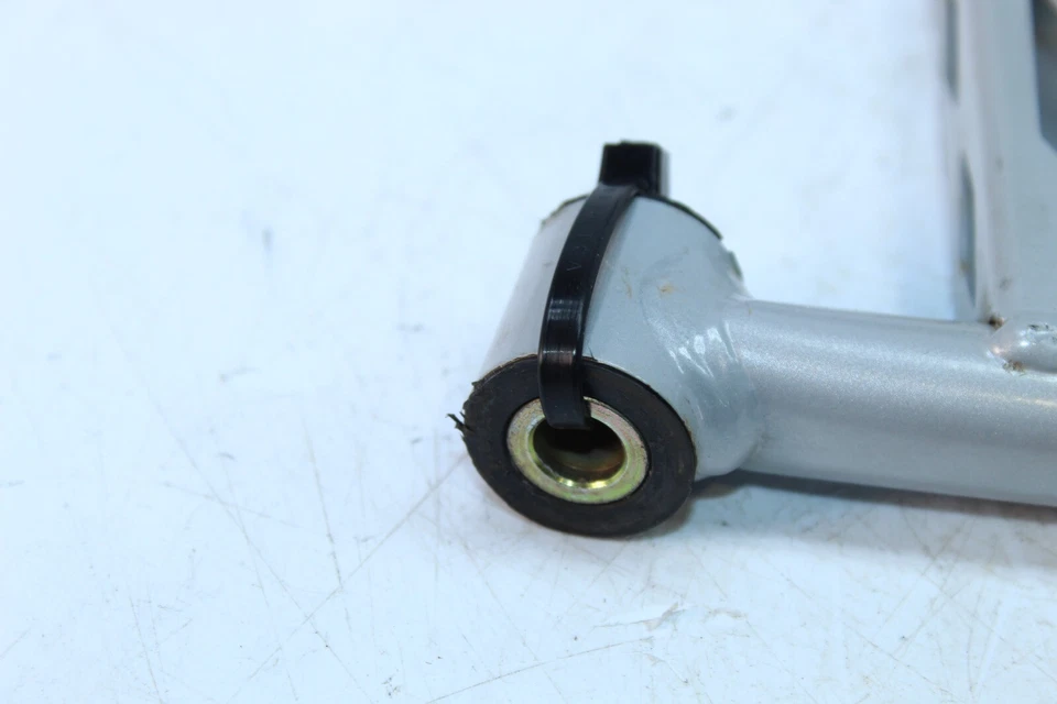 SKI-DOO GRAND TOURING 1200 2010-2013 BRAZO DELANTERO SUPERIOR DERECHO GRIS 505072389 Foto 3 de 4