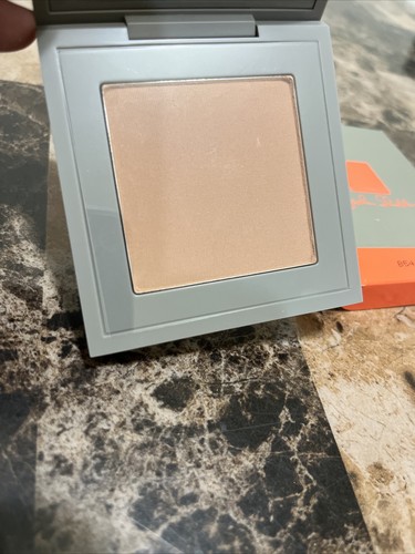 Mac Brooke Shields Bronzing Powder - Picture 3 of 3