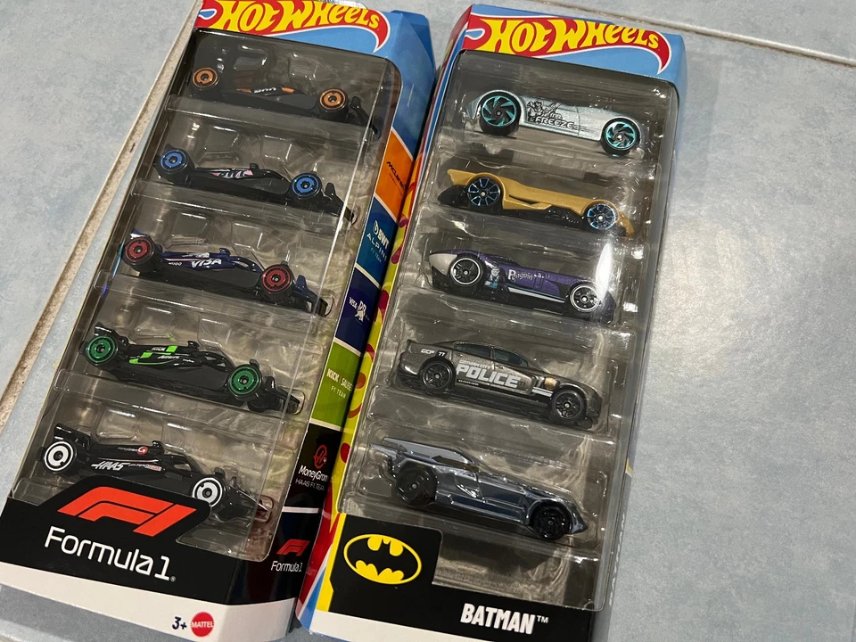 Hot Wheels Set 10 Auto Batman & Formula 1 F1 Collezione Mattel HotWheels 1:64 - Immagine 2 di 2