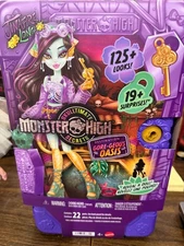 Monster High Skulltimate Secrets Gore-Geous Oasis JINAFIRE LONG Doll