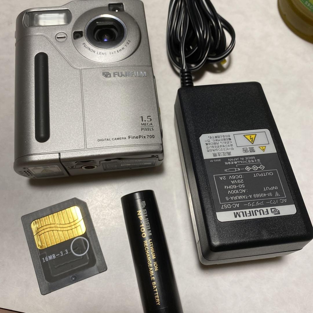 【希少】FinePix700 付属品多数 スマートメディア付 FUJIFILM FinePix 700 Old compact digital camera SmartMedia