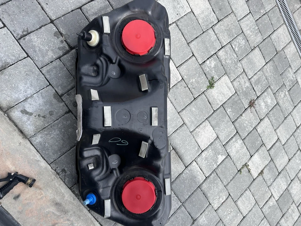 Ford Mustang Shelby GT350 S550 2015-2020 tanque de combustible gasolina Foto 4 de 4