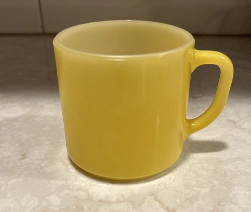 Federal Glass VINTAGE MCM Milk Glass Yellow D Handle Coffee Mug USA USED YELLOW