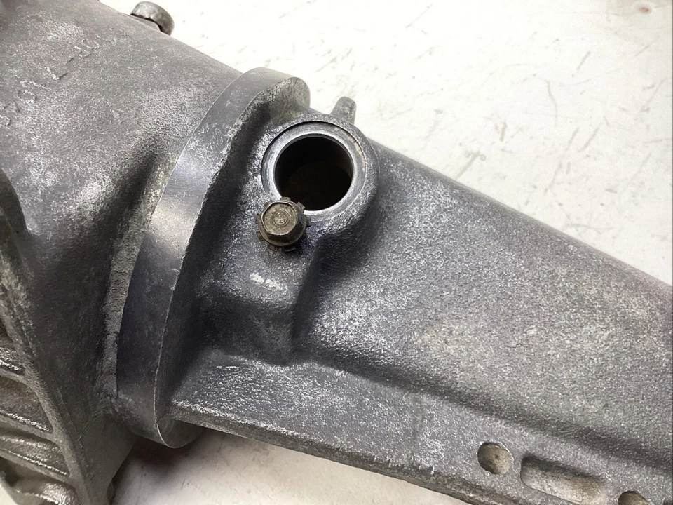 Ford Mustang C4 1970-1974 transmisión automática eje trasero carcasa D0op-7A040-A Foto 4 de 4