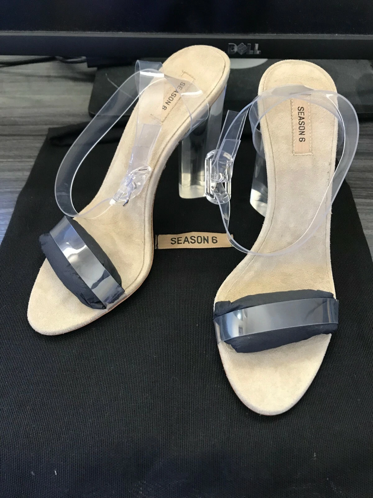 YEEZY SANDALO PLEXI STAGIONE 6 LUCITE KIM KARDASHIAN KANYE WEST