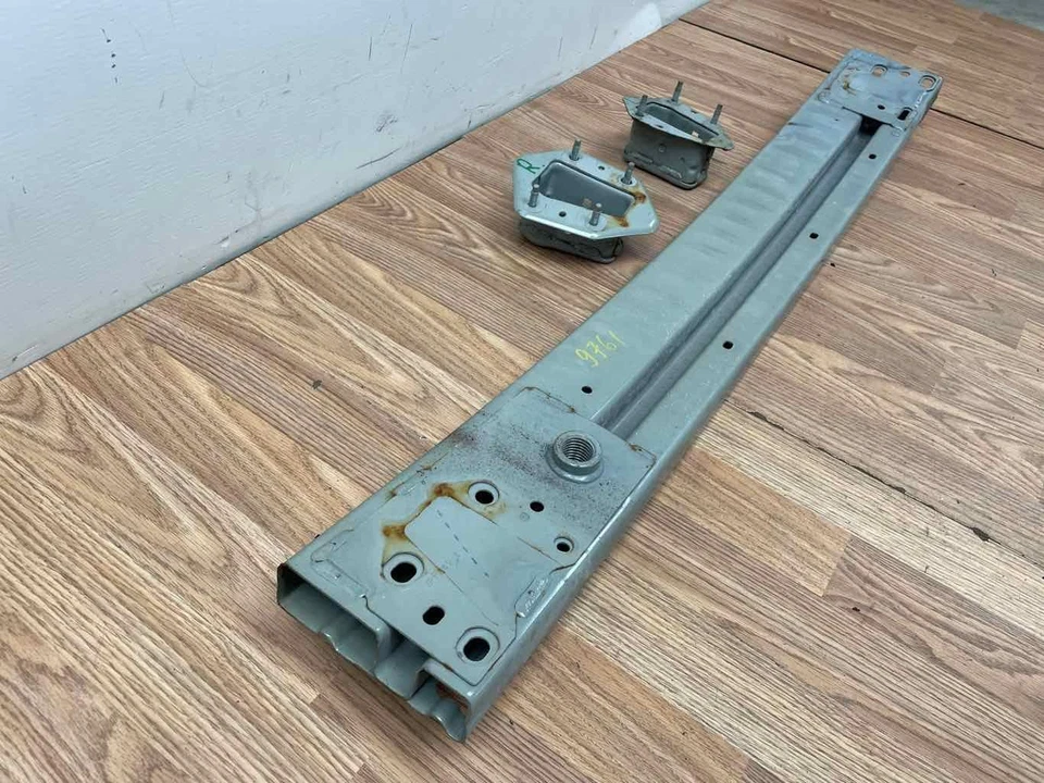 Refuerzo de parachoques delantero 62030 3BA0H PARA NISSAN VERSA 2012-2019 sedán de 1,6 L Foto 3 de 4