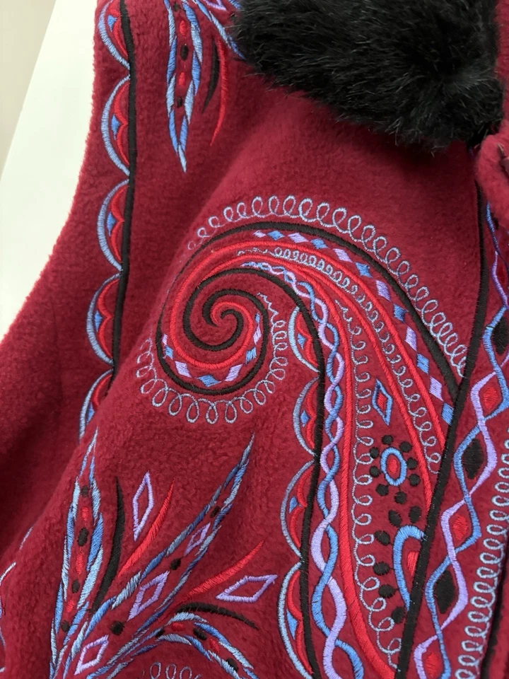 Bob Mackie Sweater Vest 2X Wearable Art Embroidery FUR Collar Fleece Xmas VTG - Image 4 of 4