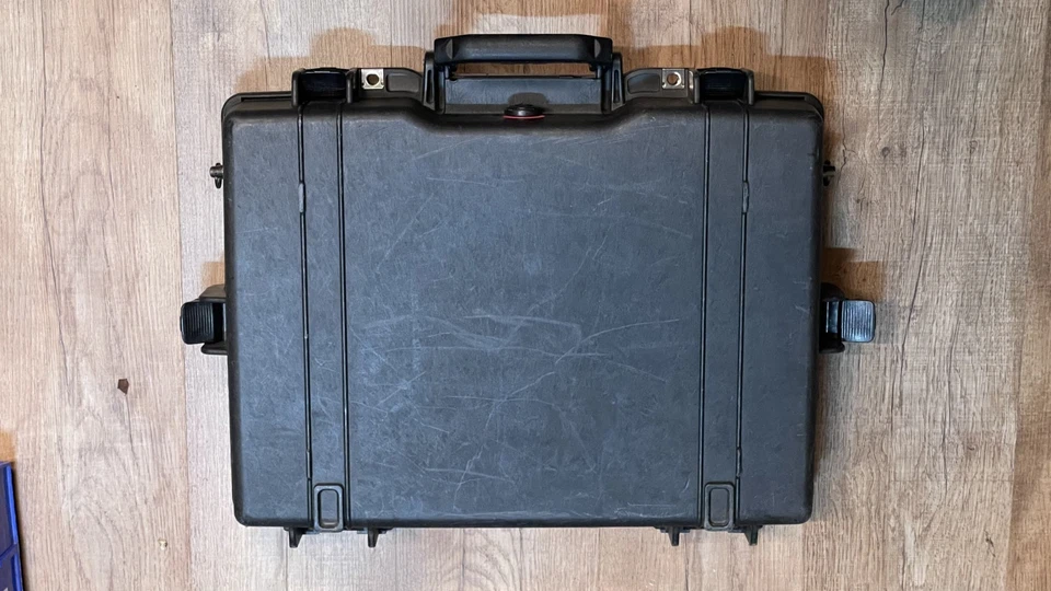 Funda para Laptop PELICAN 1495 Impermeable Antigolpes con Combo Bloqueo Espuma, Ligeramente Usada Foto 4 de 4