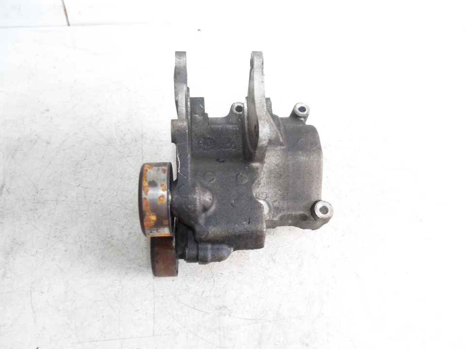 KIA CARENS 2007 2.0 CRDI DIESEL ENGINE TENSIONER MOUNT SUPPORT BRACKET WHEEL