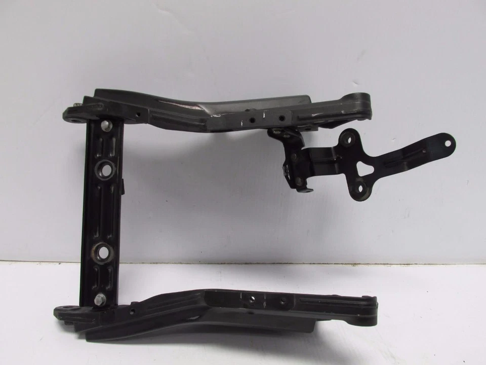KAWASAKI Z1000 OEM 10-13 REAR SUBFRAME SUB FRAME LEFT RIGHT SIDE BRACKETS Foto 4 de 4