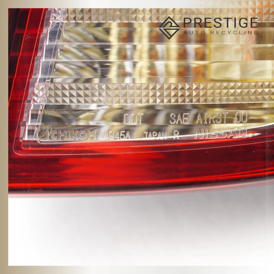 Luz trasera Infiniti I35 2002-2004 cuarto derecho 26550-5Y825 OEM Foto 2 de 4