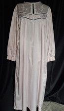 VTG Barbizon Cuddleskin Long Sleeve Pink Lace Embroideried Night gown sz M