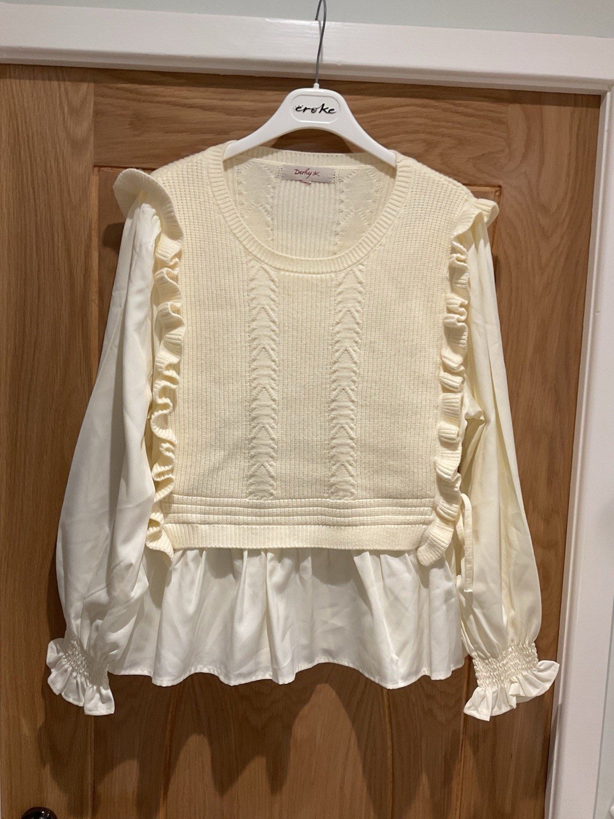 Derhy Women’s Cream Frill Knit Tank Top Style Shirt /Jumper Size L