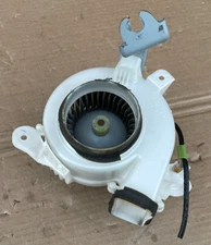 2004-09 Toyota Prius Battery Cooling Fan Blower Motor 87130-47070 8713047070