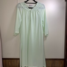 Shadowline Robe Size Medium Button Front Grannycore Silkie Sheer Nylon Mint