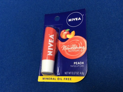 Cuidado de labios Nivea nutritivo todo el día, sin aceite mineral, en varios tonos - Imagen 13 de 16