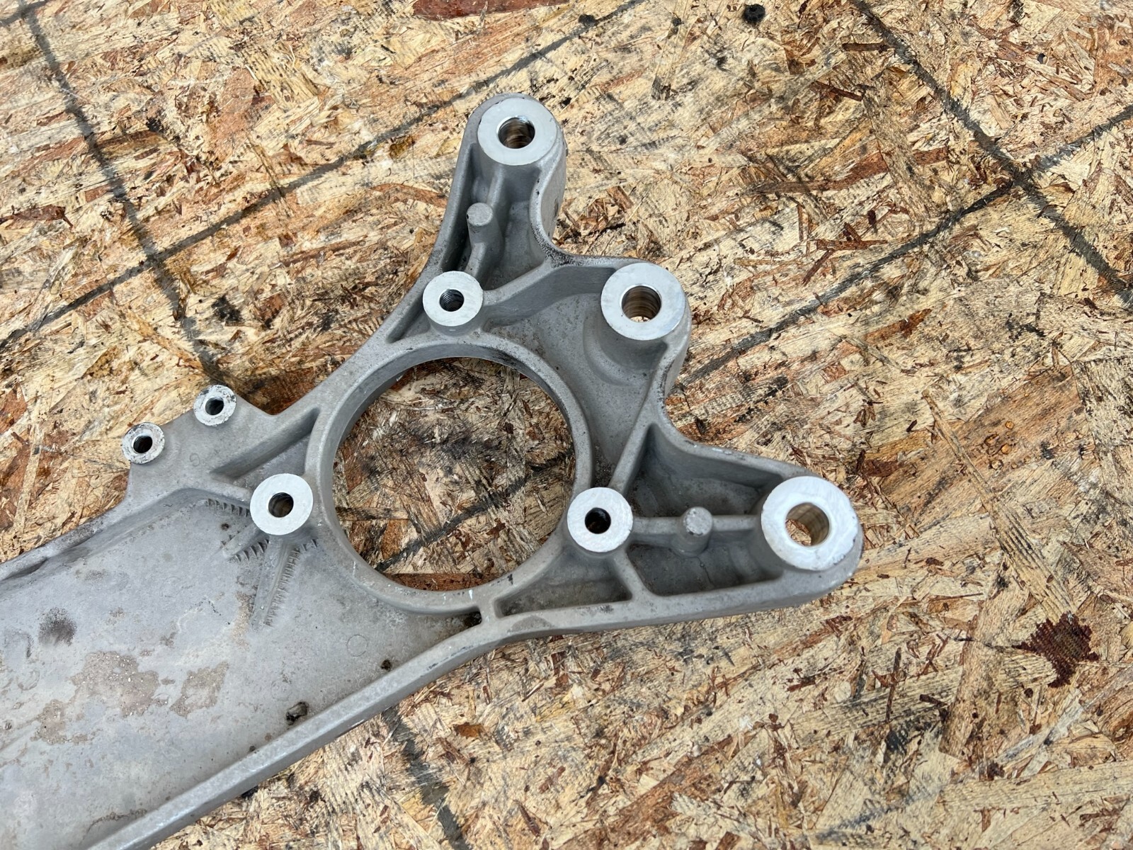 AWD TRANSMISSION MOUNT CROSSMEMBER ASSEMBLY OEM 44K 14-19 MASERATI GHIBLI Q4