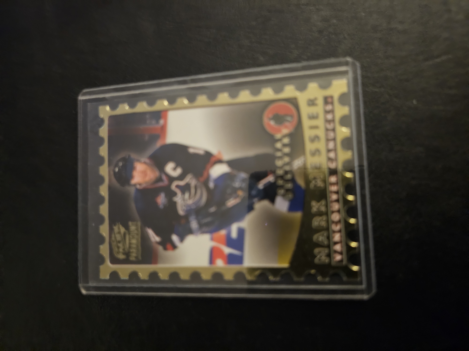 1998-99 Pacific Paramount Mark Messier #19 Special Delivery Die Cut