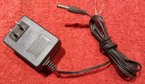 E44) Kawasaki Power Tool Transformer #691198. Output: DC 15V, 500mA, 5.5mm Tip. - Picture 2 of 2