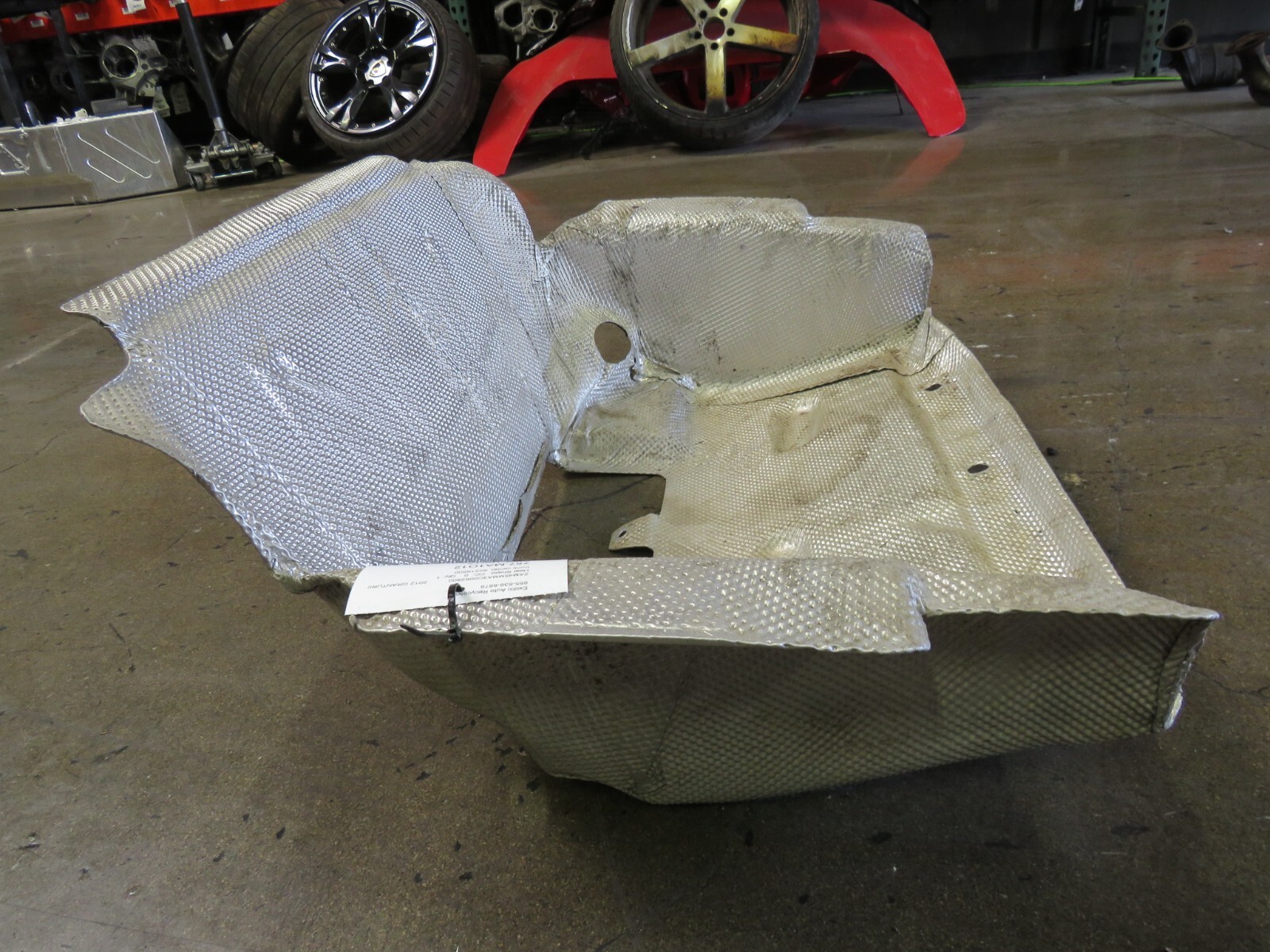 Maserati GranCabrio, Trunk Center Heat Shield, Used, P/N 82216600
