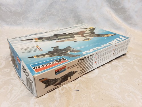 Vintage Monogram Tornado Model Kit - 1982 - Military Aircraft 1/72 Scale - Picture 2 of 7
