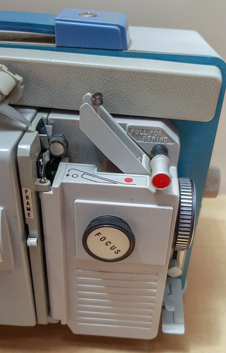 VINTAGE RICOH TRIOSCOPE HALOGEN 8MM MOVIE PROJECTOR MADE IN