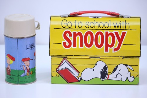 Vintage Go To School Snoopy Metall Brotdose mit Thermoskanne 1968 Essen mit Erdnüssen blass - Bild 4 von 23