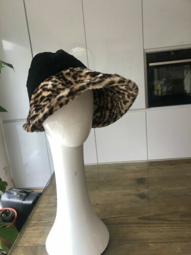 Gilly Forge Black Faux Fur Cloche / Bucket Hat - Leather  display picture 1