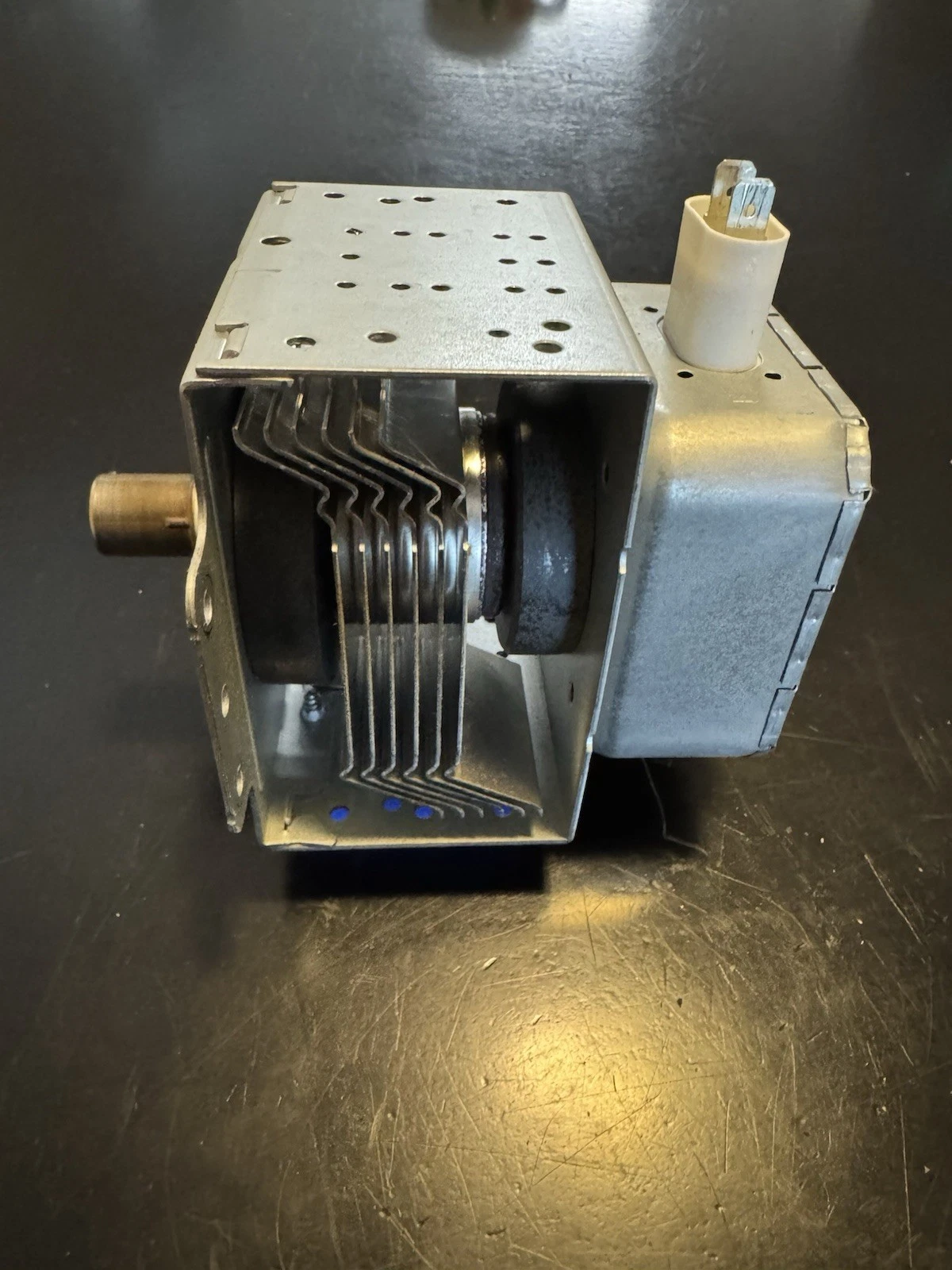 Frigidaire 5304509470 Magnetron, 2M319J, Microwave FFMV1645TD
Opens in a new window or tab