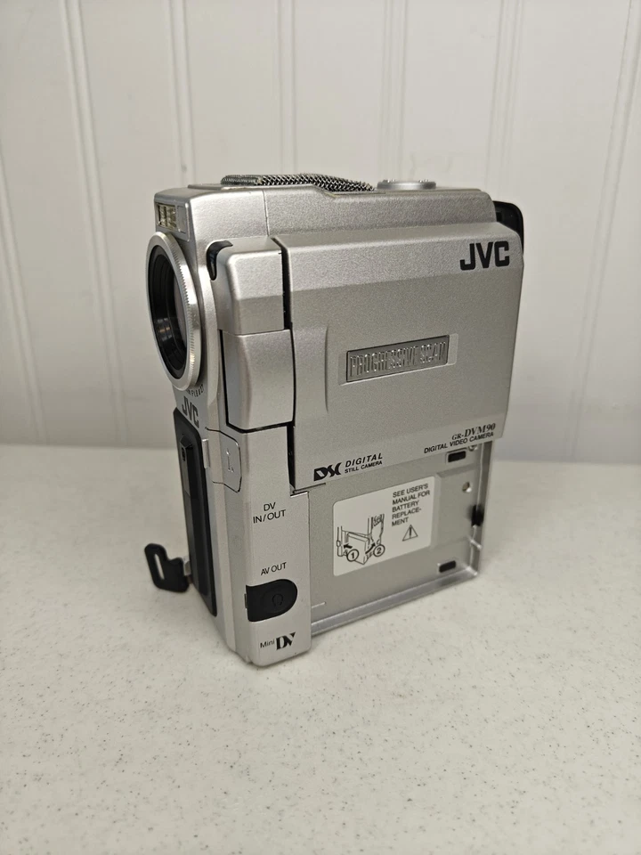UNTESTED JVC GR-DVM90U MiniDv Camcorder VCR Record Play Video Transfer Mini DV - Image 2 of 4