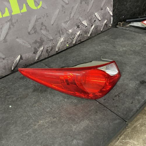 OEM Hyundai Sonata Tail Light Assembly 2011 Left / Driver / LT - Picture 4 of 7