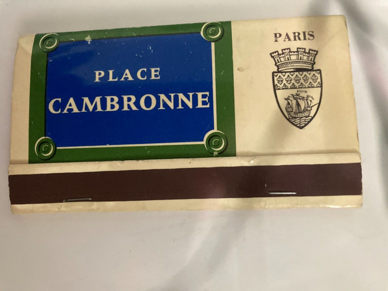 Place Cambronne Paris Match Book