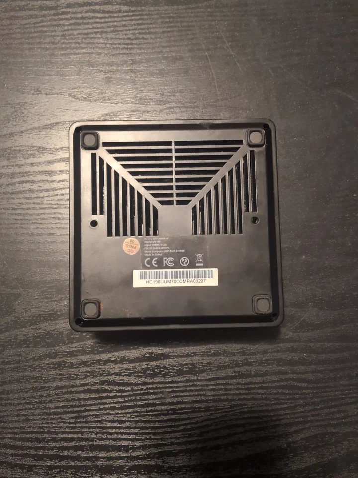 MINISFORUM DeskMini UM700 AMD Ryzen 7 3750H - Image 3 of 4