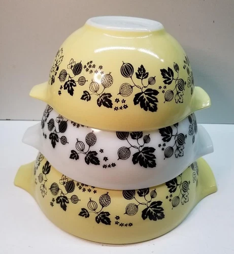 PYREX GOOSEBERRY CINDERELLA MIXING BOWL SET 444,443, 442 Yellow Black White exc