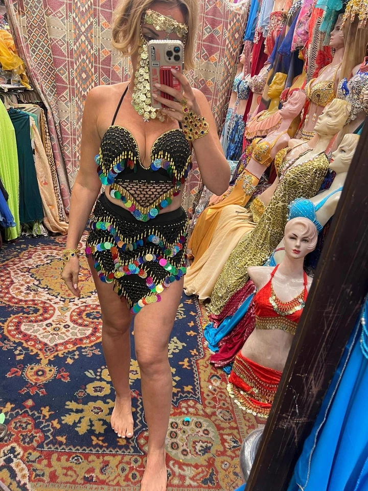 Disfraz de danza del vientre de lujo: traje de festival de cristal hecho a mano Foto 3 de 4