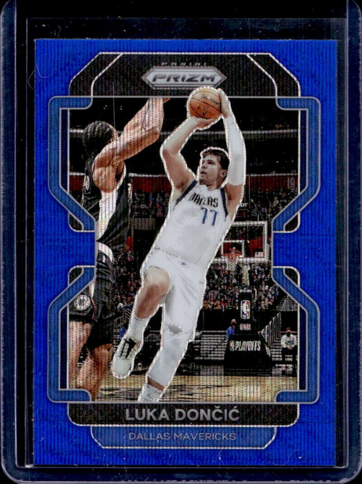 2021-22 Prizm Luka Doncic Blue Wave #223 Mavericks