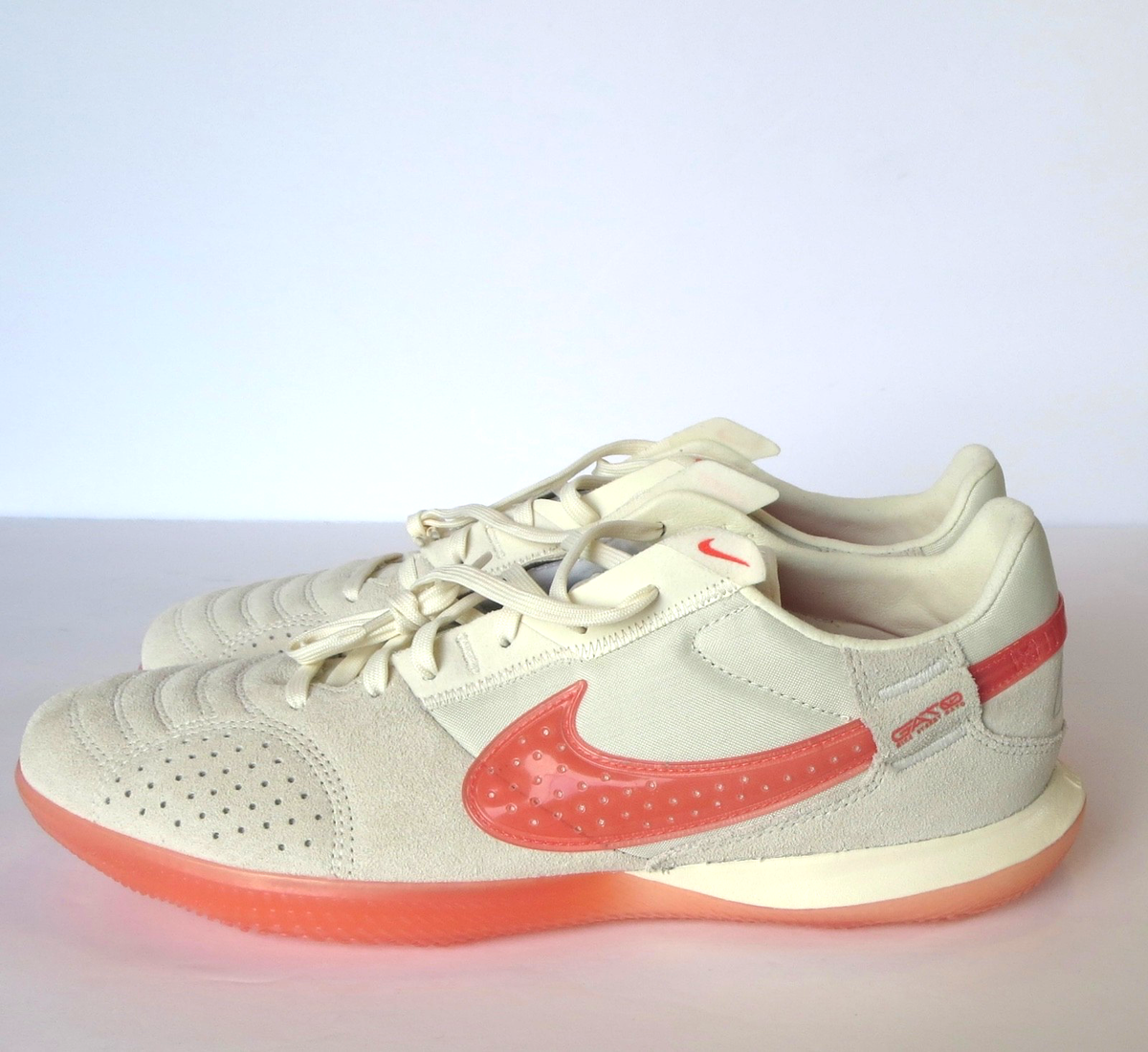 Nike Streetgato Shoes (Size 10.5) Ivory/Apricot Indoor Soccer