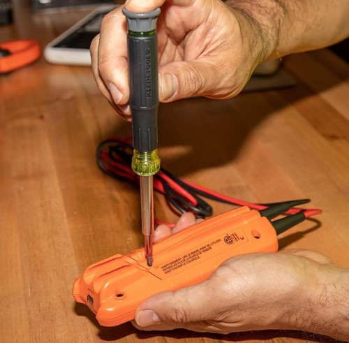 Klein Tools 32314 Electronic Screwdriver, 14-in-1 with 8 Precision Tips - Picture 6 of 10