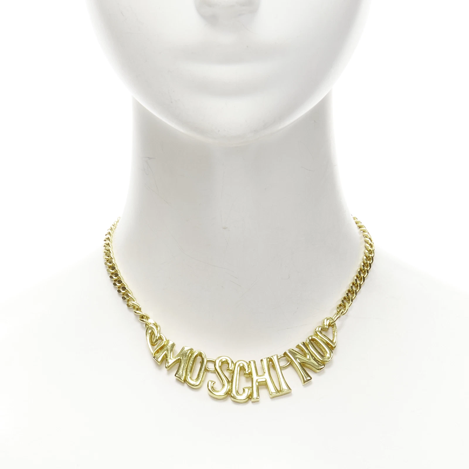 Collana catena corta MOSCHINO tono oro logo motivo cuore chiusura