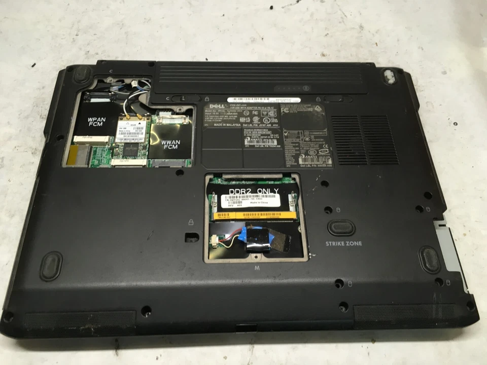 Dell Vostro 1500 15" [FOR PARTS] Intel Core 2 Duo @ 1.4 GHz - JZ - Image 3 of 4