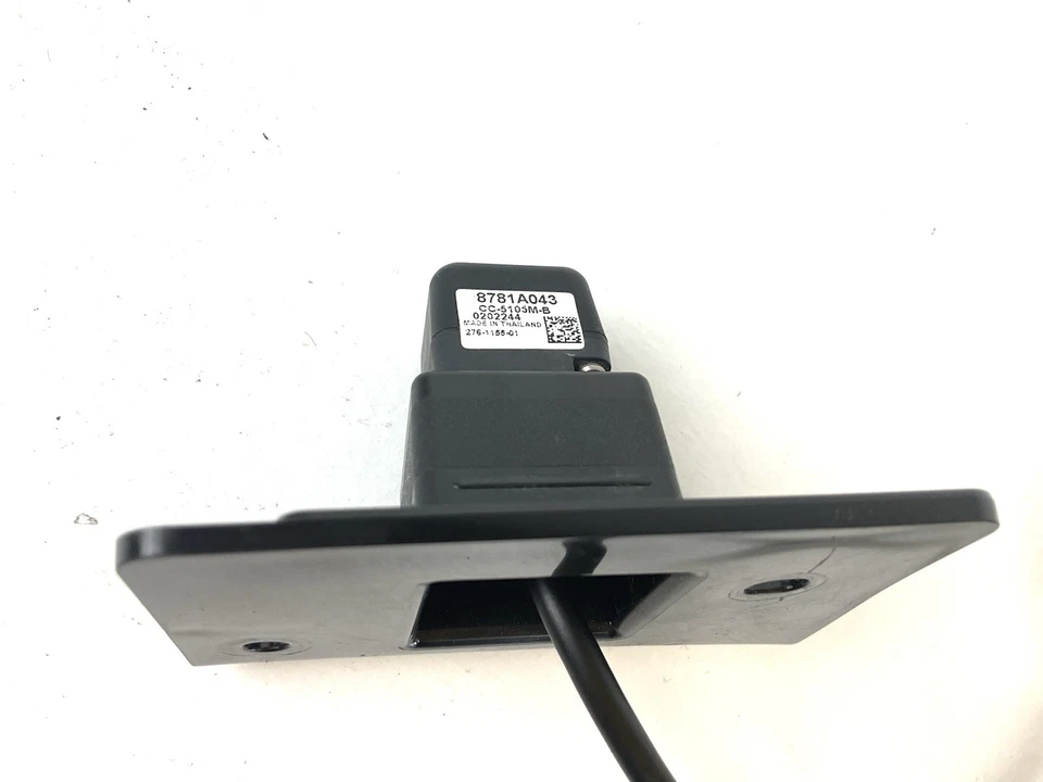 Mitsubishi Outlander 2014-2015 Backup Camera OE 8781A043 - Image 3 of 4