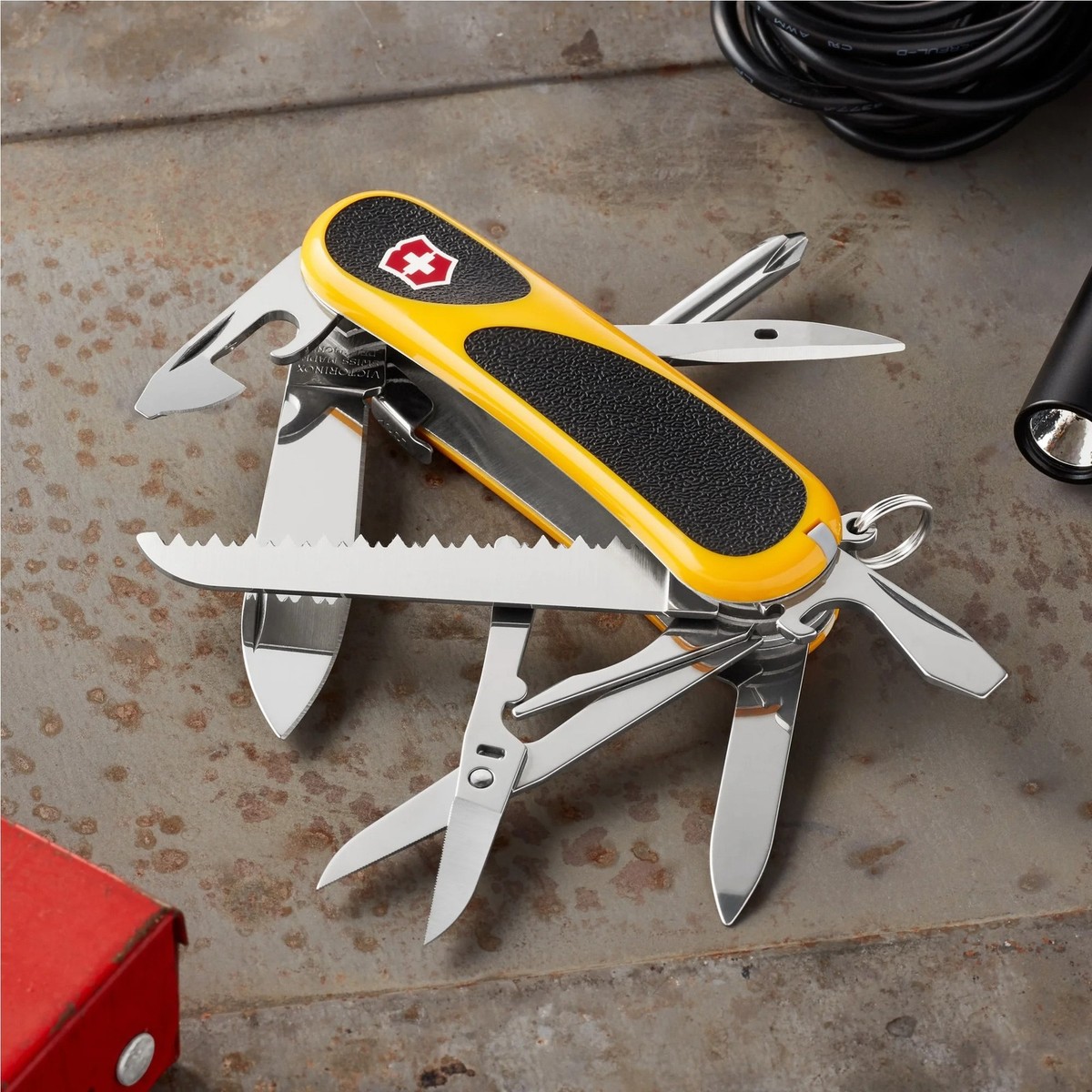 Victorinox Swiss Army EvoGrip S18 Multi-Tool Yellow/Black #2.4913