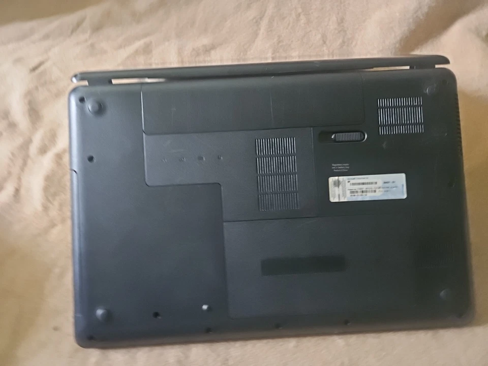 Compaq Presario CQ57-435SG 15" Notebook, 4GB RAM, 300GB, Windows 7 - Bild 4 von 4