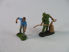 2 x VINTAGE Britains Dairy Farm Workers 2065 Milking Cow & Milking Parlour