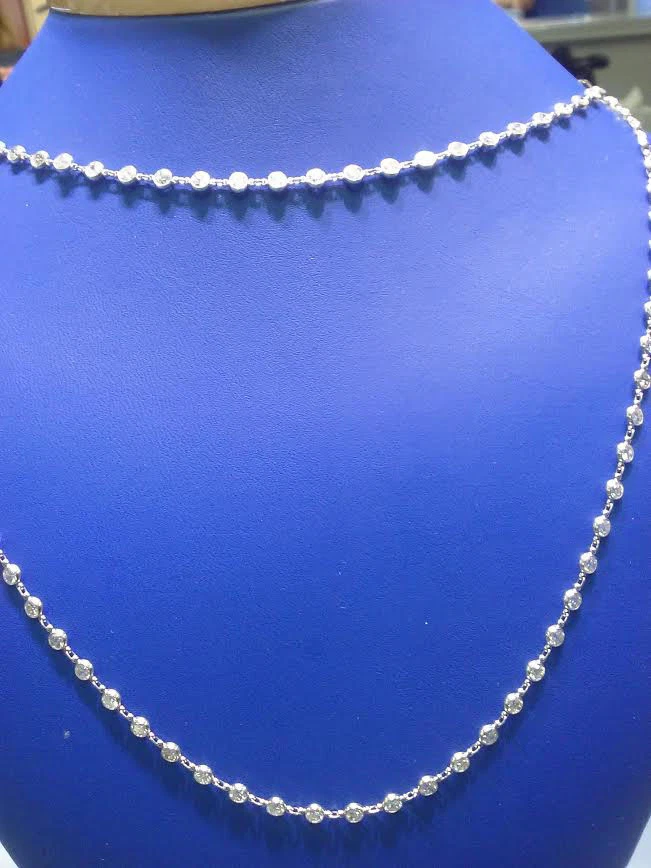 Collar de diamantes redondos de 16 quilates por yarda de oro blanco de 14 k cultivado en laboratorio 54" E-F VS/SI1 Foto 2 de 4